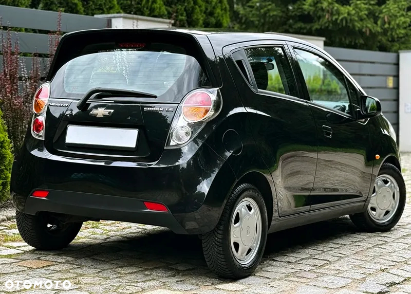 Chevrolet Spark 1.0 LS - 23