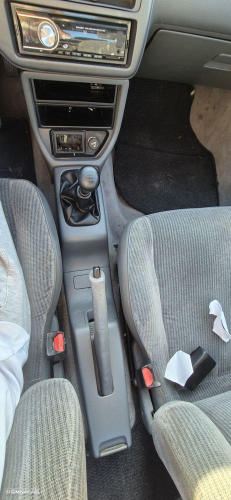 Honda Civic 1.5 LSi 16 V - 12