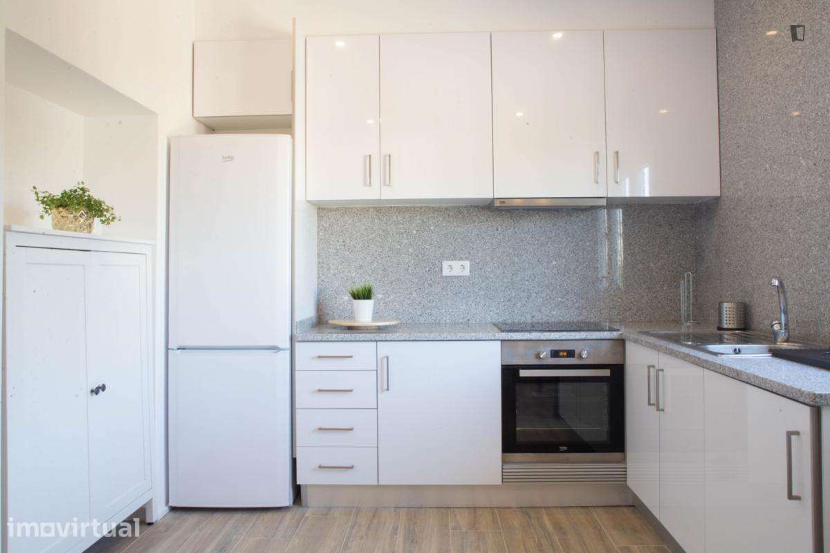 Quarto - localizado em Paranhos Porto - Grande imagem: 4/16