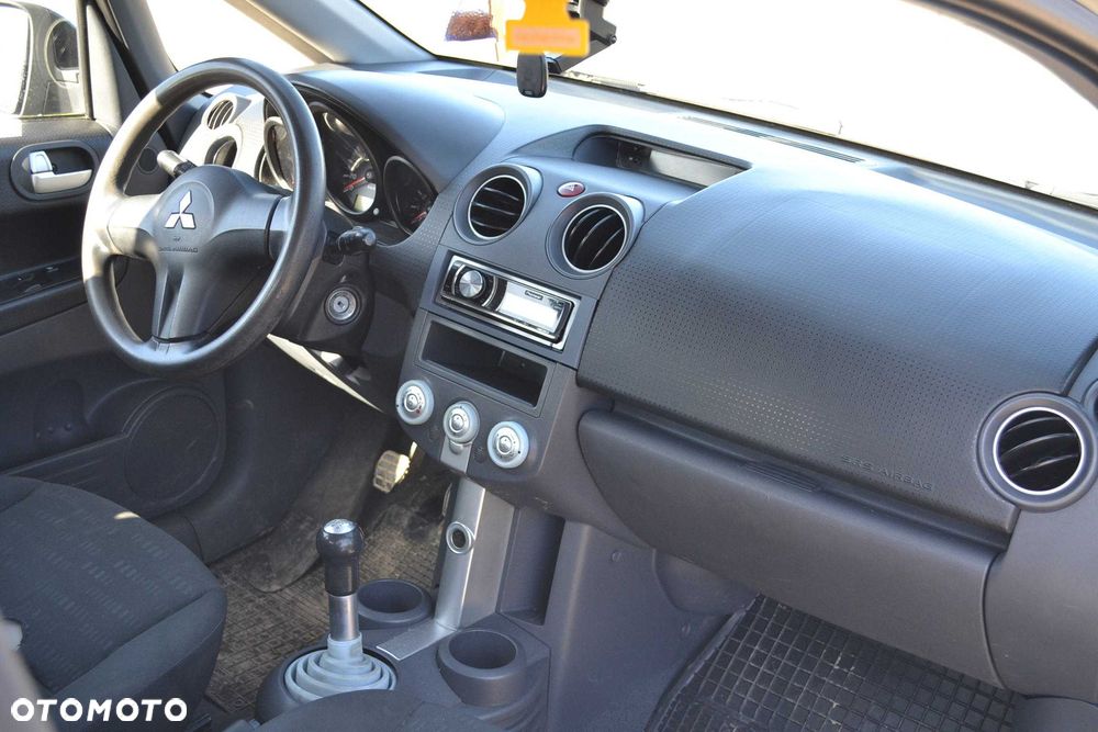 Mitsubishi Colt - 7