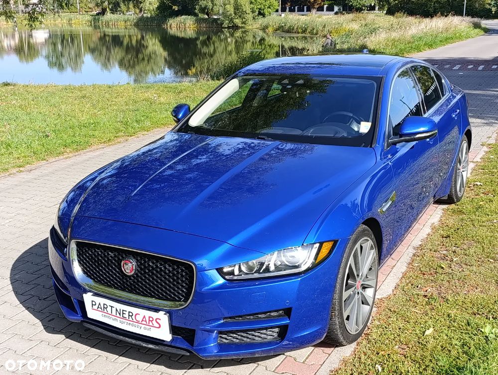 Jaguar XE - 1