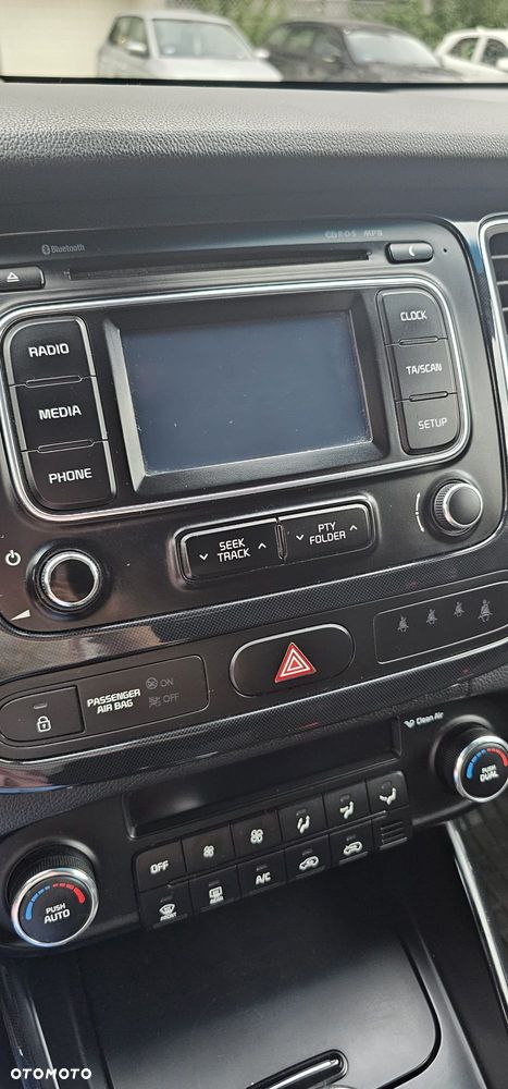 Kia Carens 1.7 CRDi L - 27