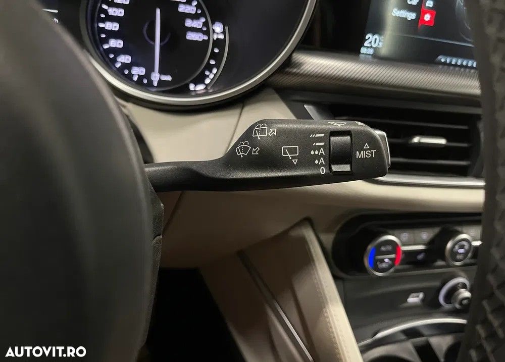 Alfa Romeo Stelvio 2.2 JTDM AWD AT8 Veloce - 25