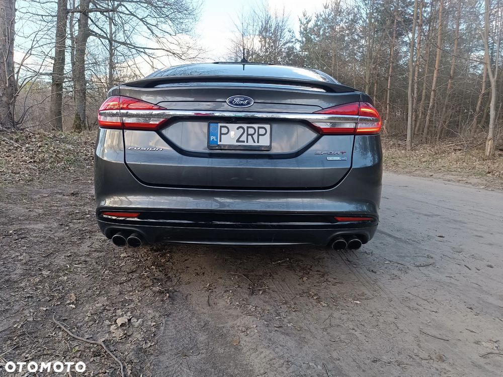 Ford Fusion - 16