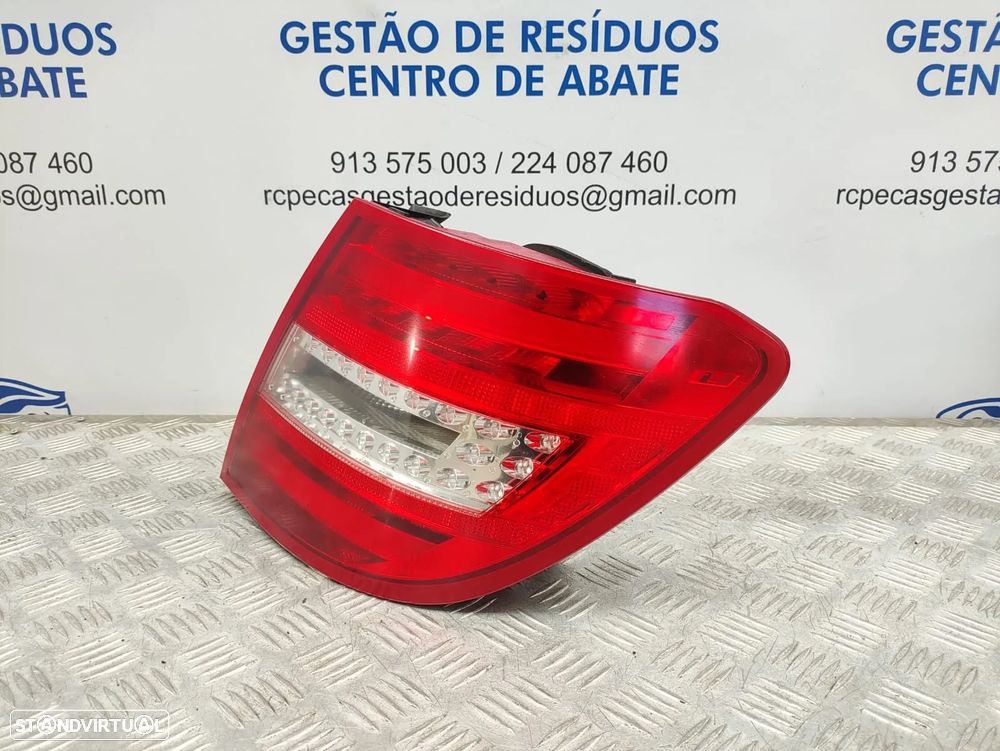 Farolins Tras Traseiros Esquerdo Direito Originais LED Mercedes Benz Classe C W204 Facelift Carrinha Station 2048206564 2048206264 2007 - 2014 - 5