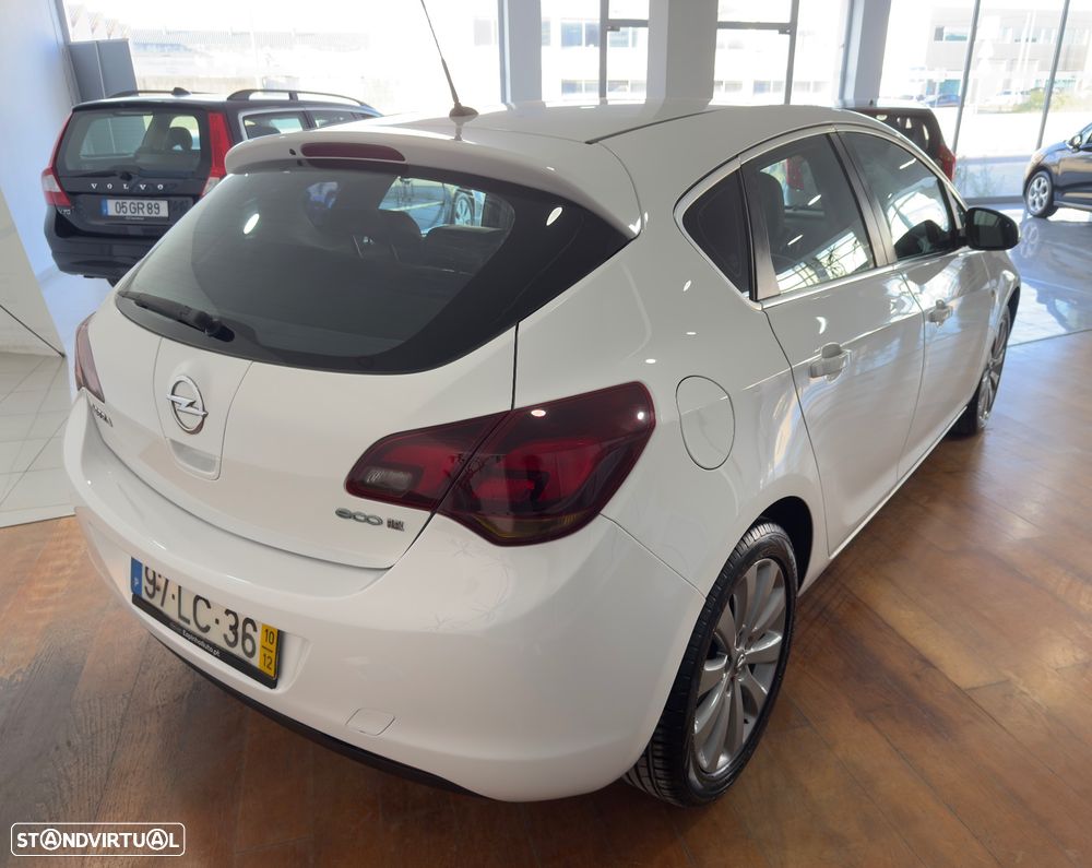 Opel Astra 1.3 CDTi Cosmo - 11