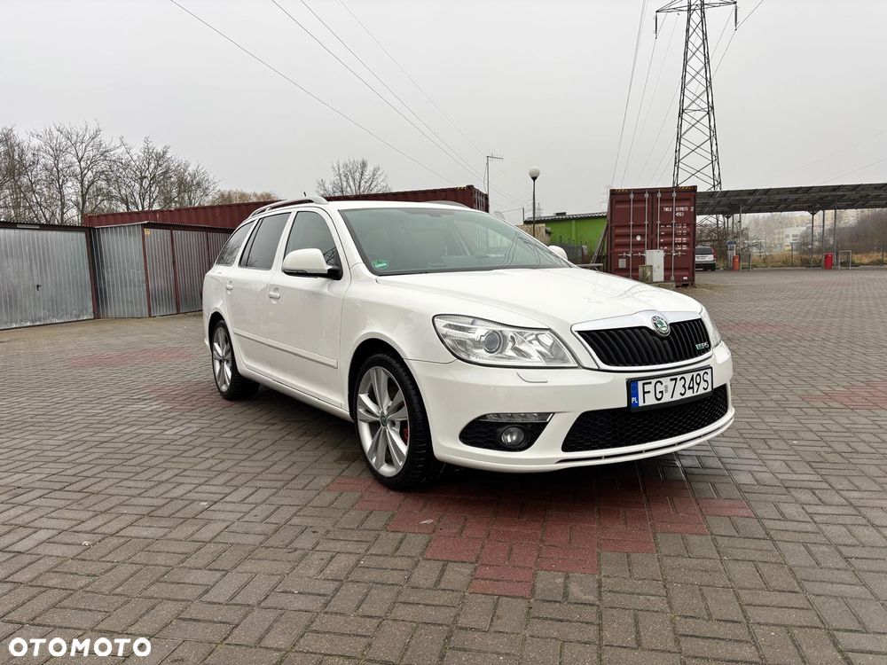 Skoda Octavia 2.0 TDI DPF DSG RS - 3