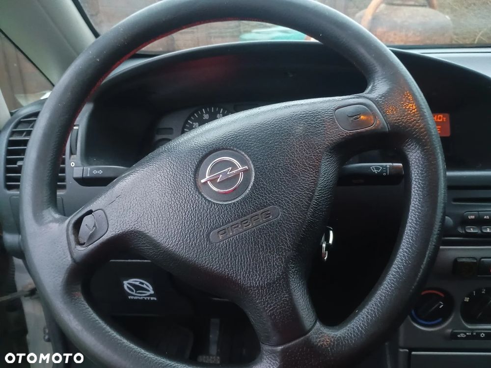 Opel Zafira 1.8 16V Elegance - 9