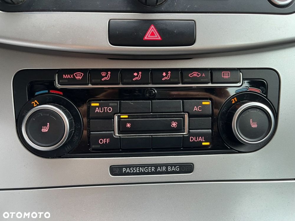 Volkswagen Passat - 15