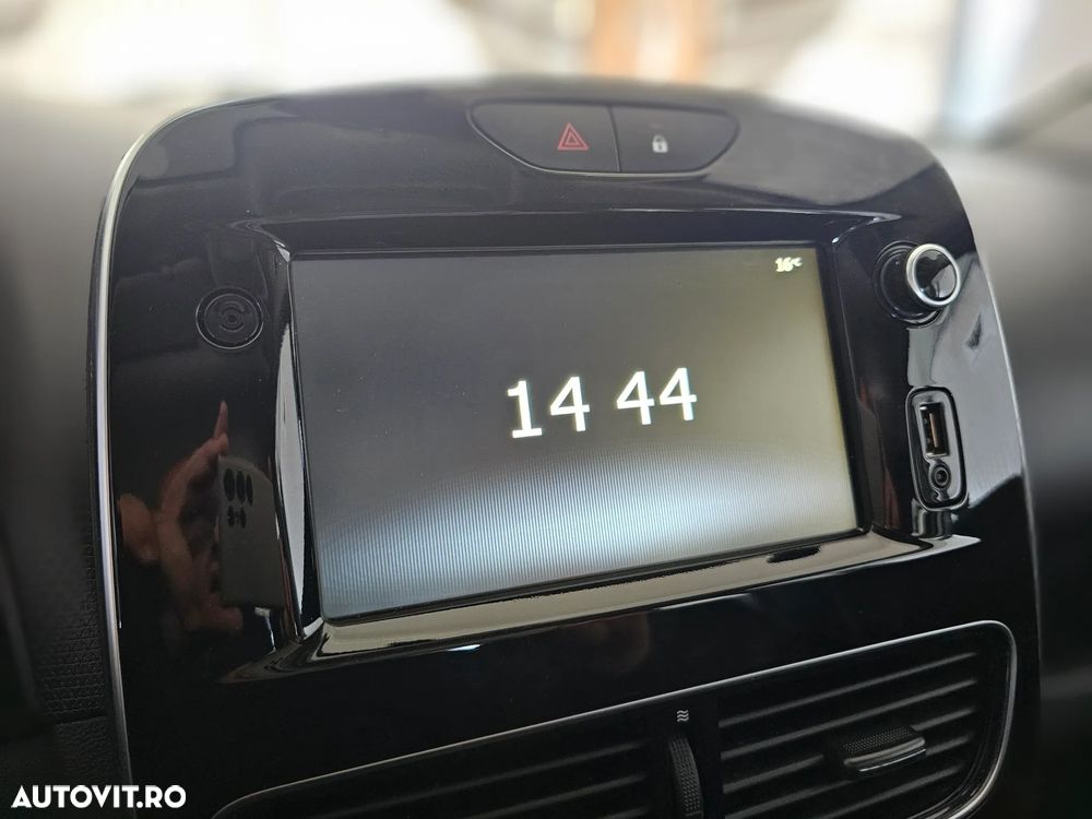Renault Clio - 19