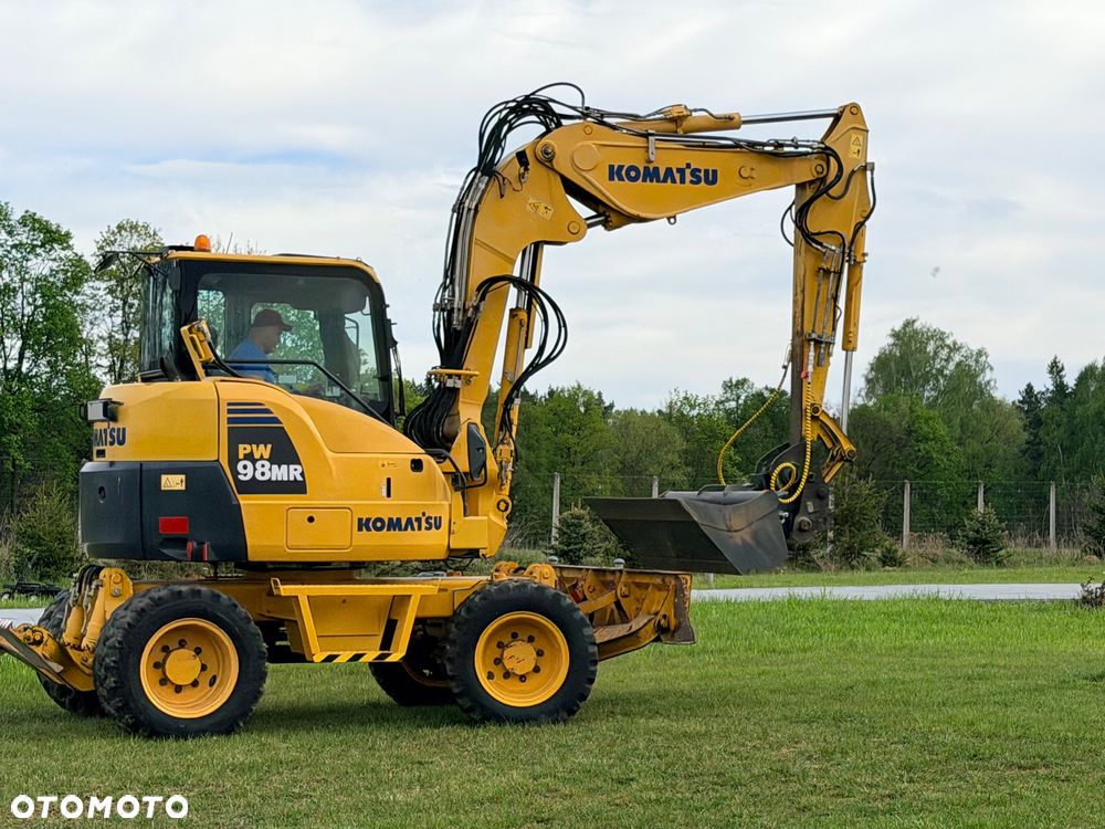Komatsu 4x4x4 ramię łamane Koparka kołowa KOMATSU  PW98MR-8 10ton 4x4x4 ośki skrętne Ramię 3x łamane BEZ DPF i ADBLUE 4 cyl dodatkowe wyjścia hydr Pług Podpory 2012 szybka zwinna Prosto z importu 1 właściciel Cat TEREX Liebherr Wacker Pw 98 Mr 8 11 - 17
