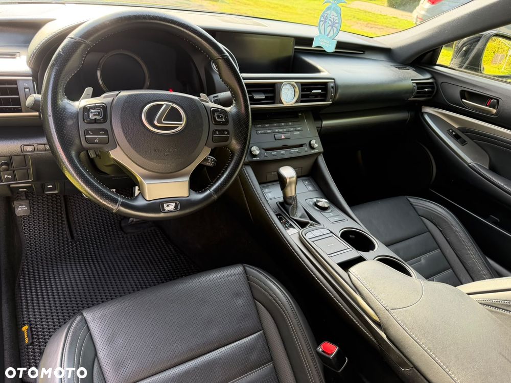 Lexus RC - 7