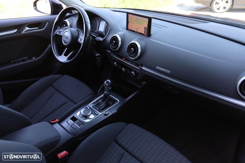 Audi A3 Sportback 1.6 TDI Sport S tronic — fotografia 14