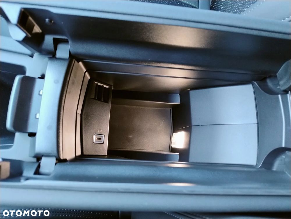 Peugeot 308 1.5 BlueHDi GT S&S EAT8 - 26