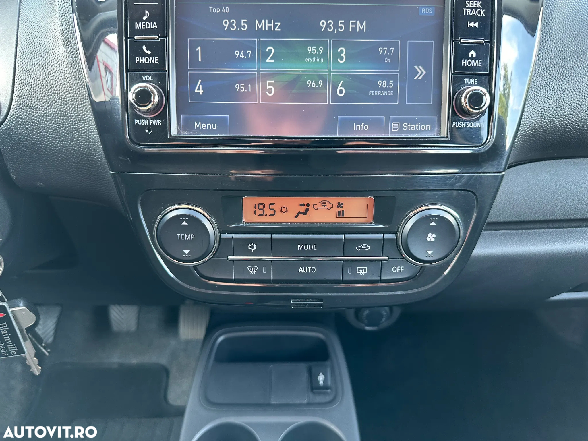 Mitsubishi Mirage - 36