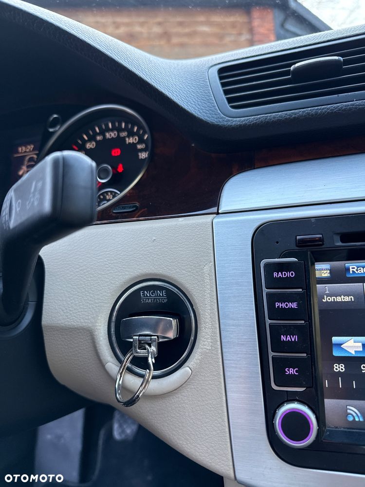 Volkswagen Passat 1.8 TSI Exclusive - 40