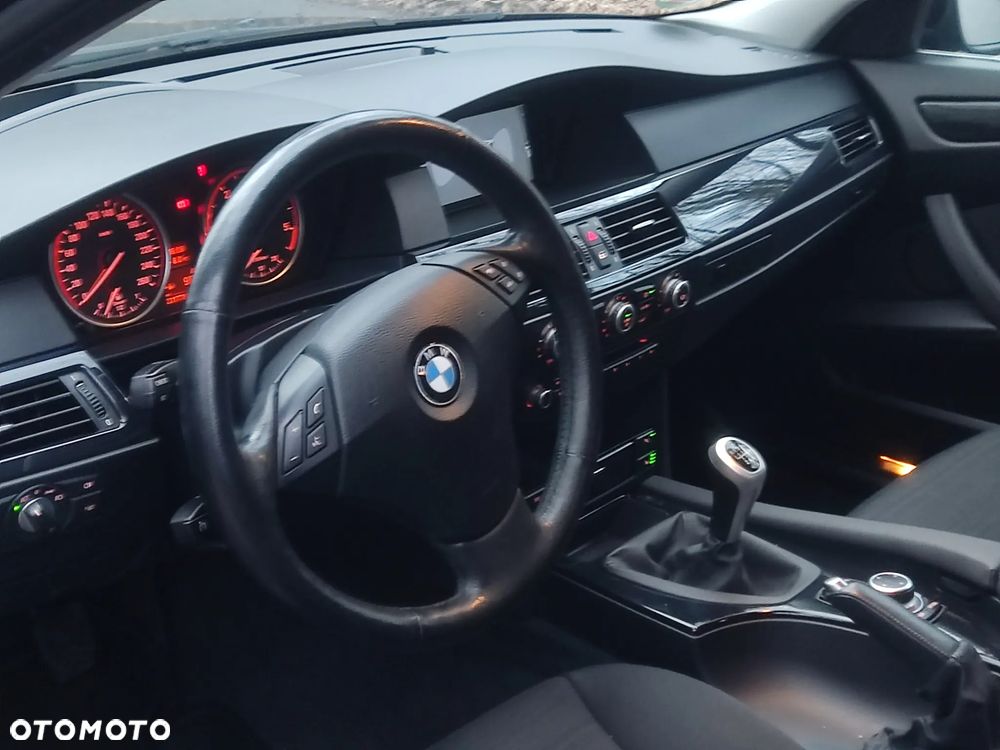 BMW Seria 5 520d Edition Exclusive - 22