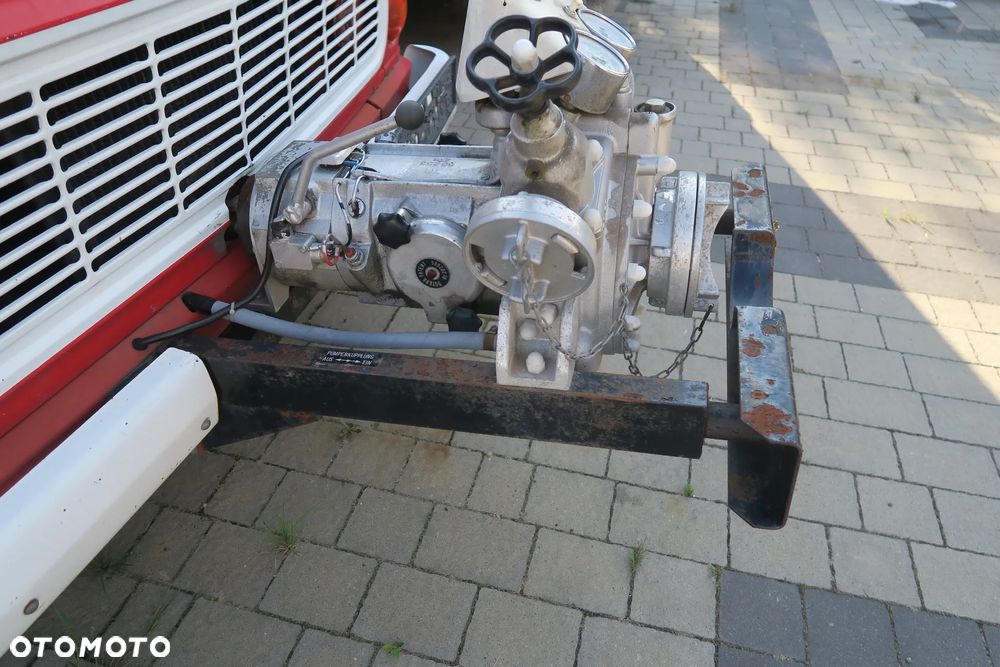 Ford Transit 150 - 19
