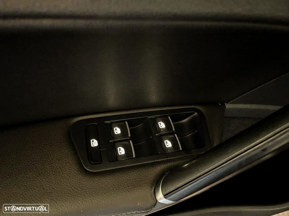 VW Golf Variant 1.6 TDi GPS Edition - 15