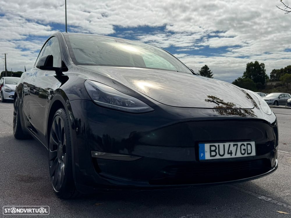 Tesla Model Y Performance Dual Motor AWD - 3