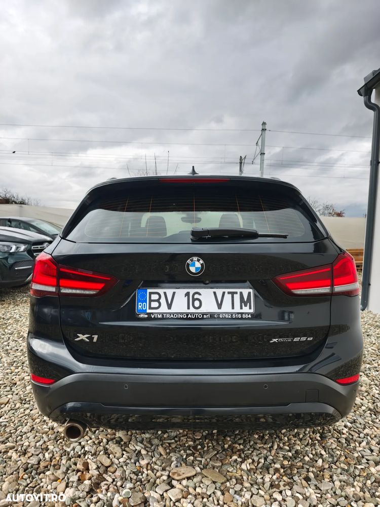 BMW X1 xDrive25e xLine - 11