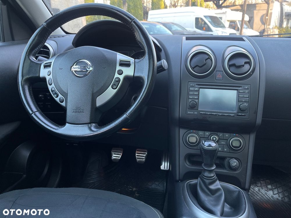 Nissan Qashqai 2.0 dCi DPF tekna - 8