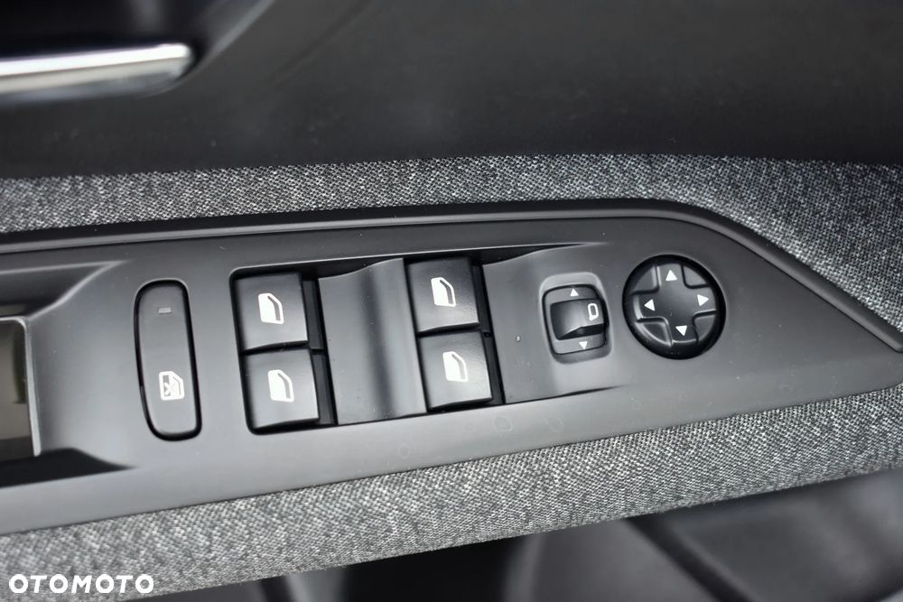 Peugeot 5008 BlueHDi 130 EAT8 Active - 23