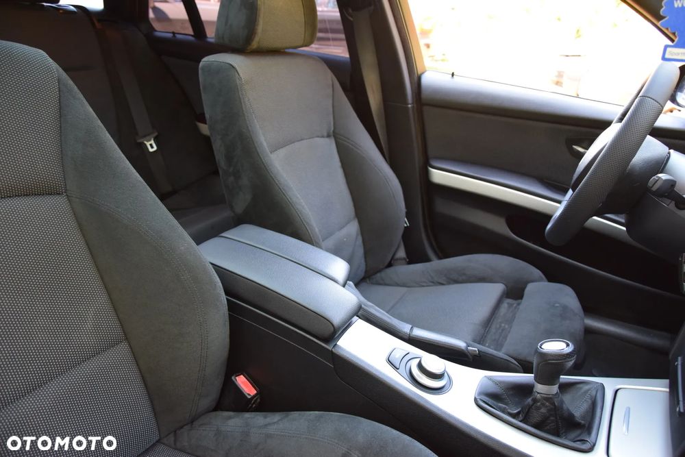 BMW Seria 3 318i - 22