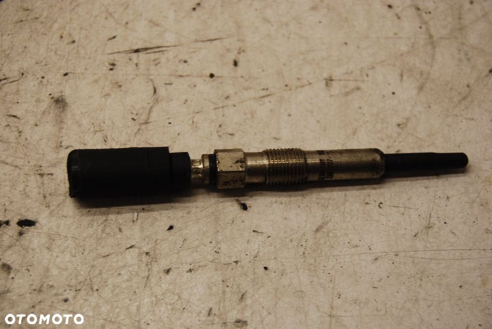 ŚWIECA ŻAROWA 0100226227 VW T5 1.9 TDI 2.5 AUDI SEAT - 1