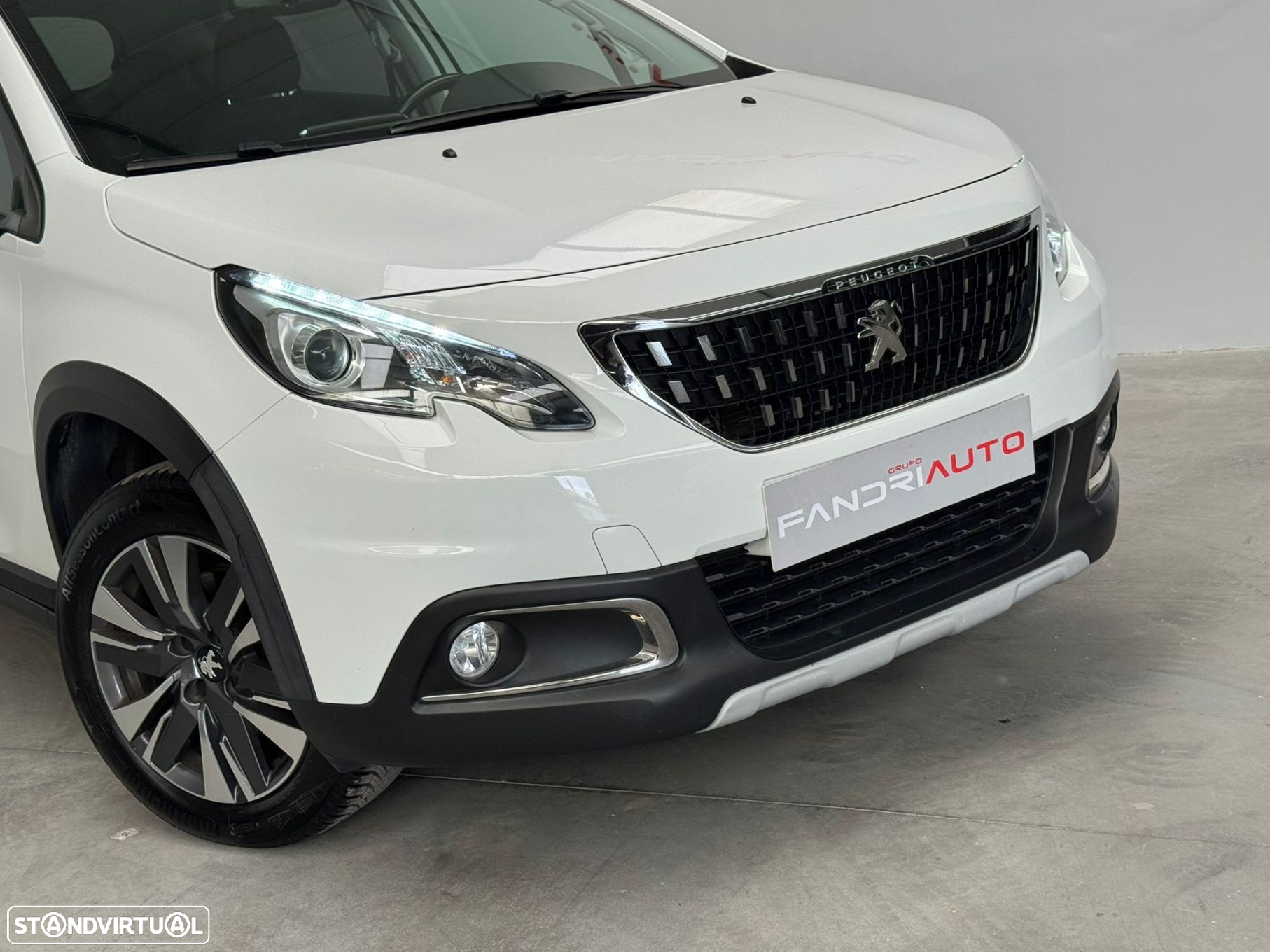Peugeot 2008 1.2 PureTech Allure - 5