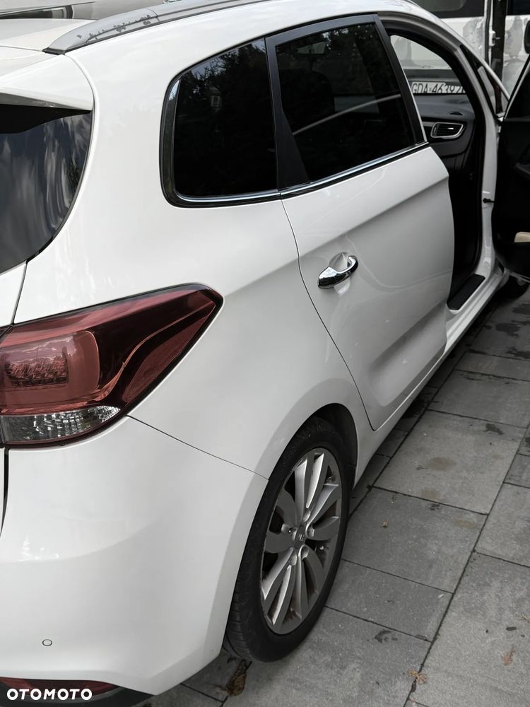 Kia Carens - 7