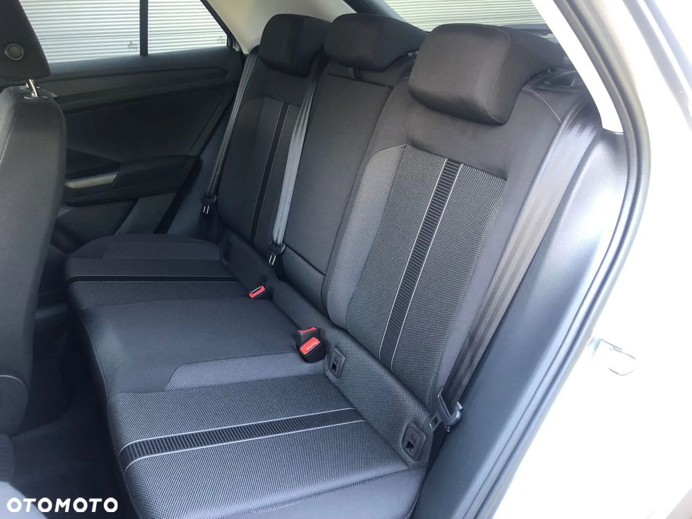 Volkswagen T-Roc - 11