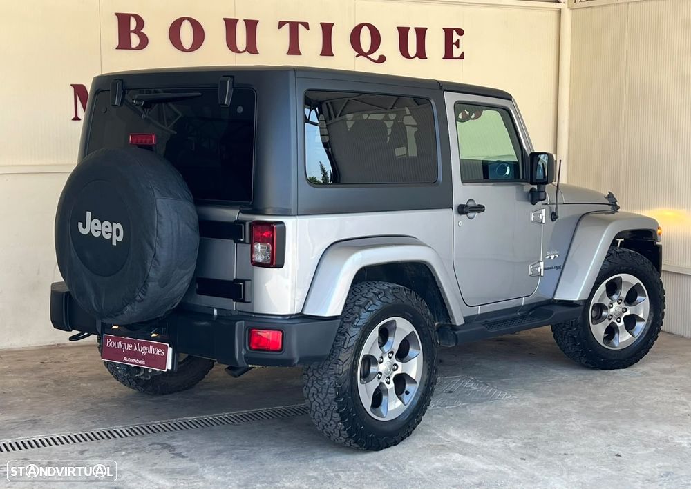 Jeep Wrangler - 12