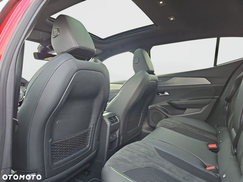 Peugeot 408 - 11
