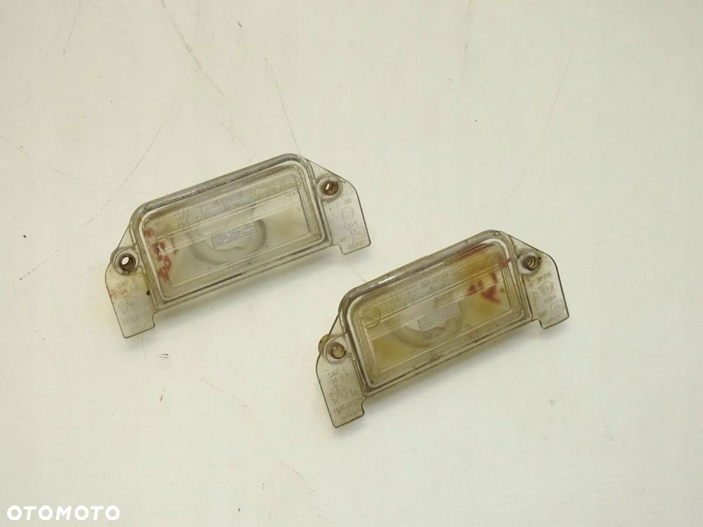 LAMPKA TABLICY REJESTRACYJNEJ CHRYSLER 300C 04805846AA - 2