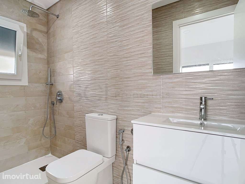 Moradia T3 duplex no centro de Fernão Ferro - Grande imagem: 2/39