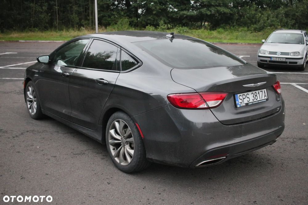 Chrysler 200 - 2