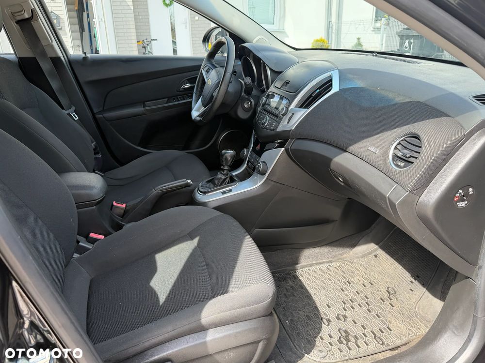 Chevrolet Cruze 1.6 LS - 8