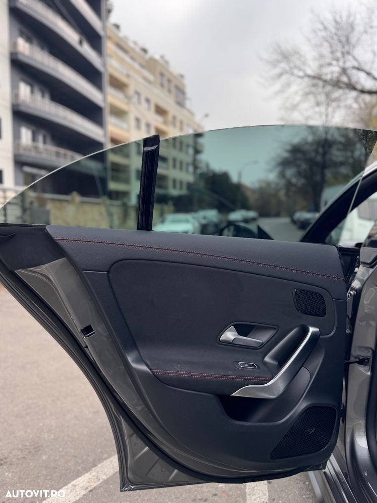 Mercedes-Benz CLA 180 7G-DCT AMG Line - 30