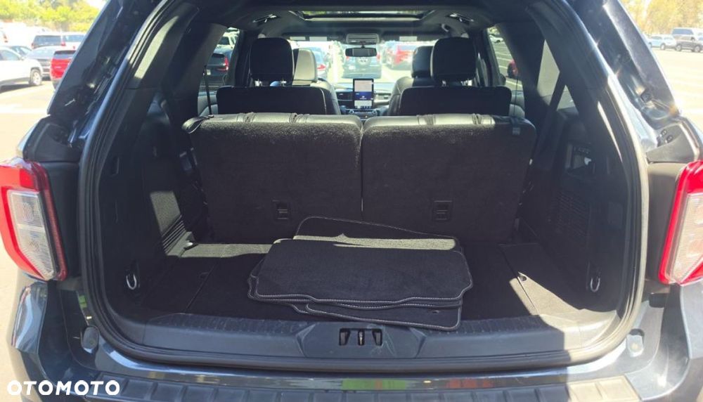 Ford Explorer - 13