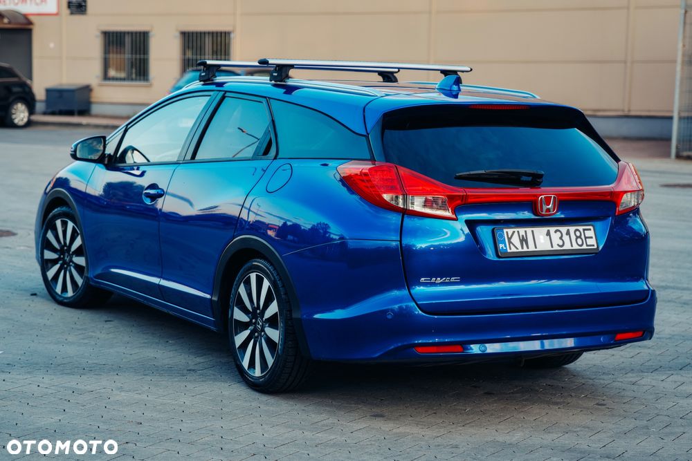 Honda Civic 1.8 Lifestyle (Honda Connect+) - 3