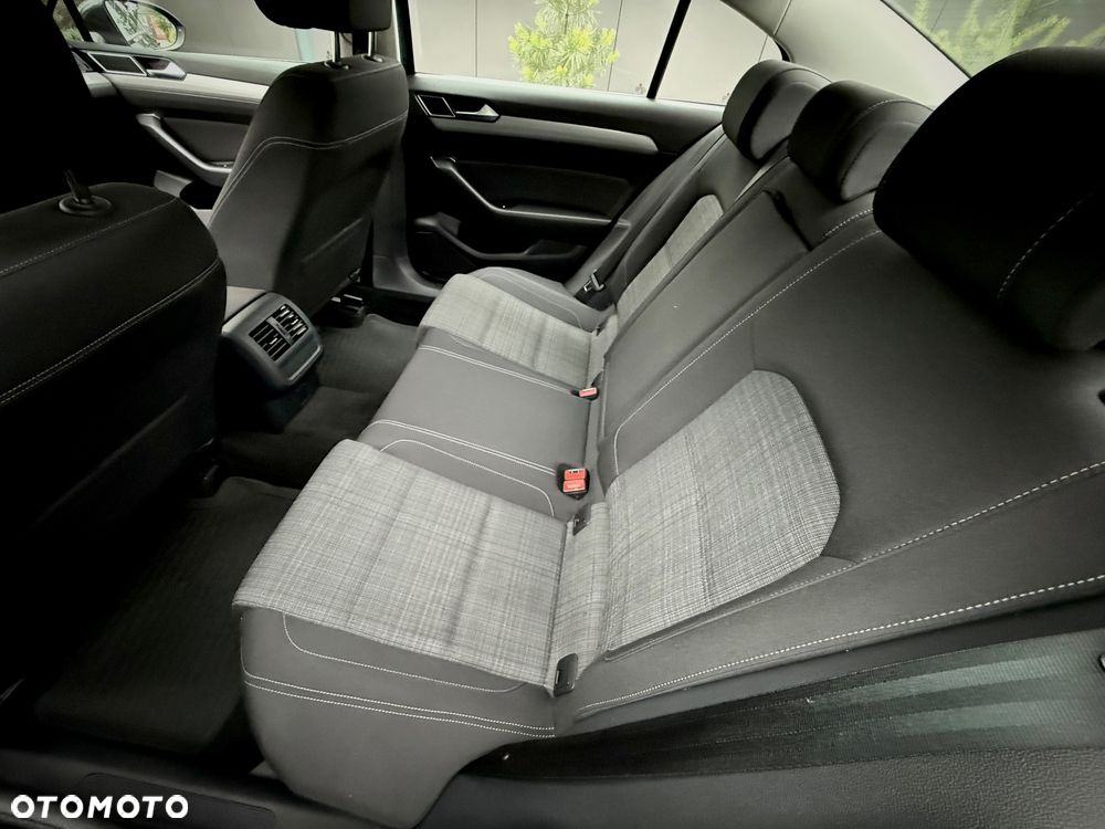 Volkswagen Passat 1.5 TSI EVO Business - 12