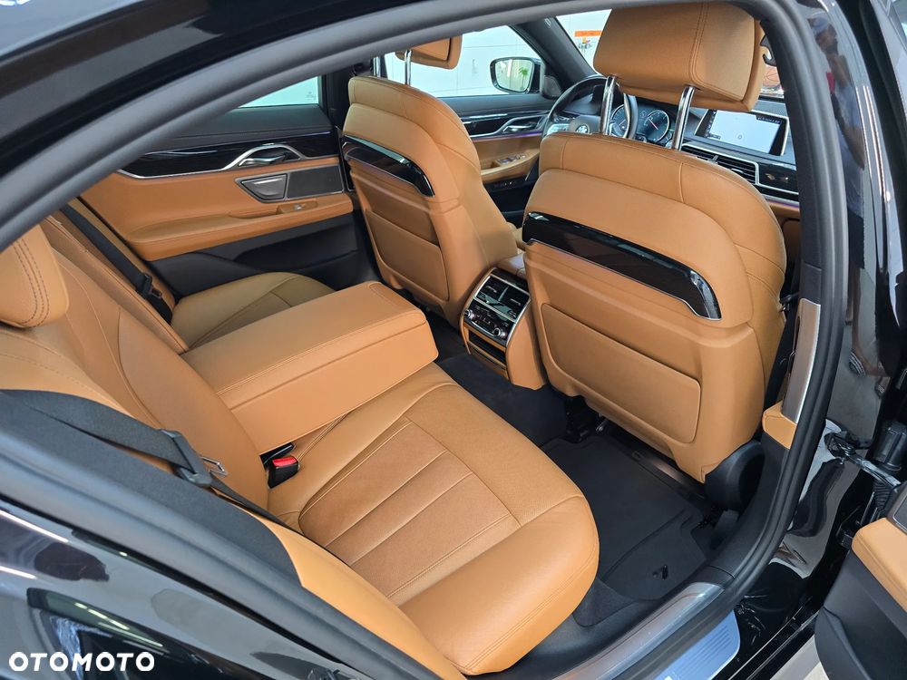 BMW Seria 7 730d xDrive - 34