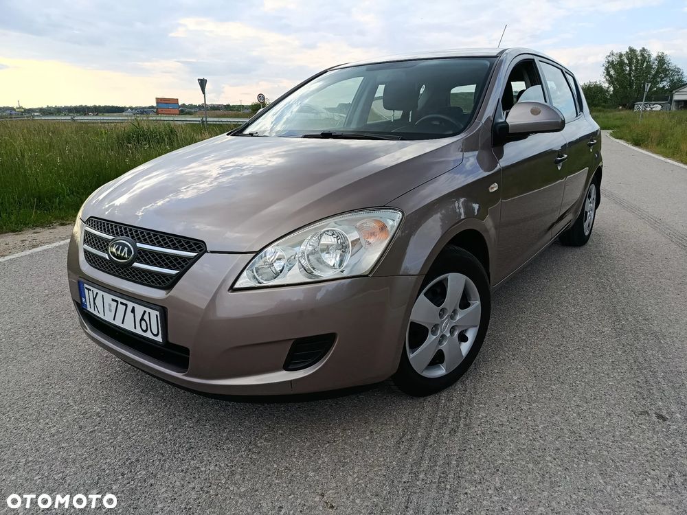 Kia Ceed 1.4 CVVT LX Basis - 1