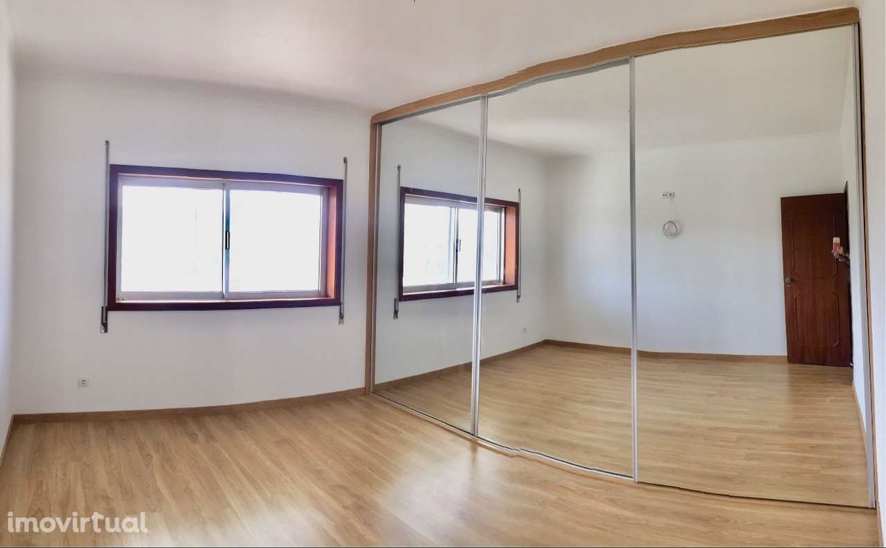 Aluga-se andar moradia T2, em Valadares, próximo da praia - Grande imagem: 4/5