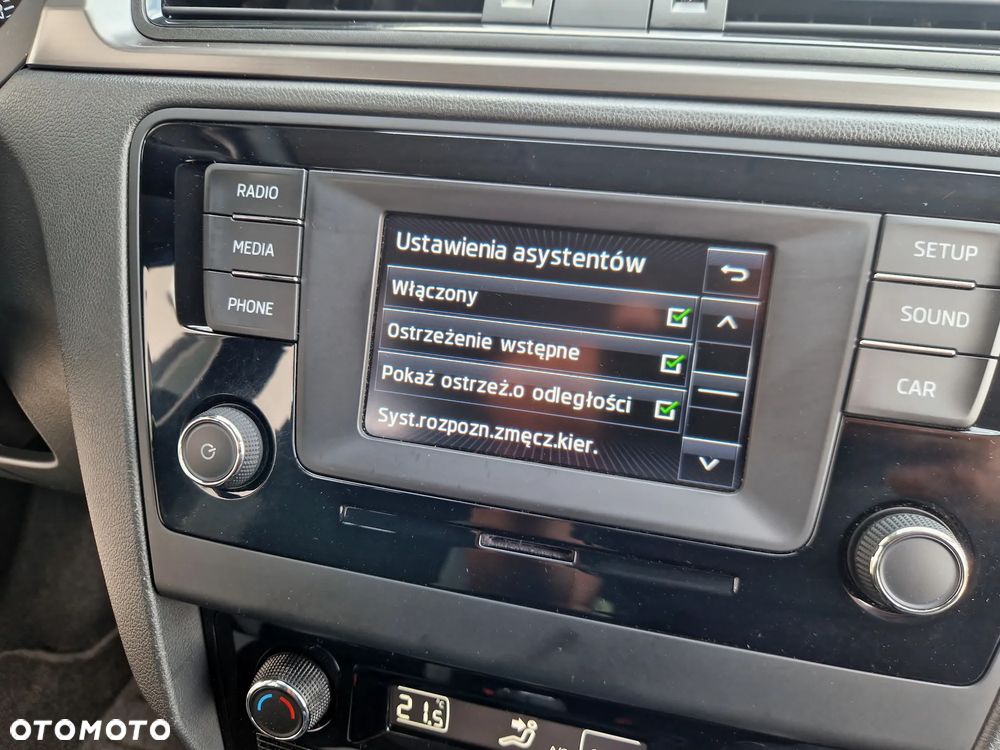 Skoda RAPID Spb 1.6 TDI DPF Joy - 32