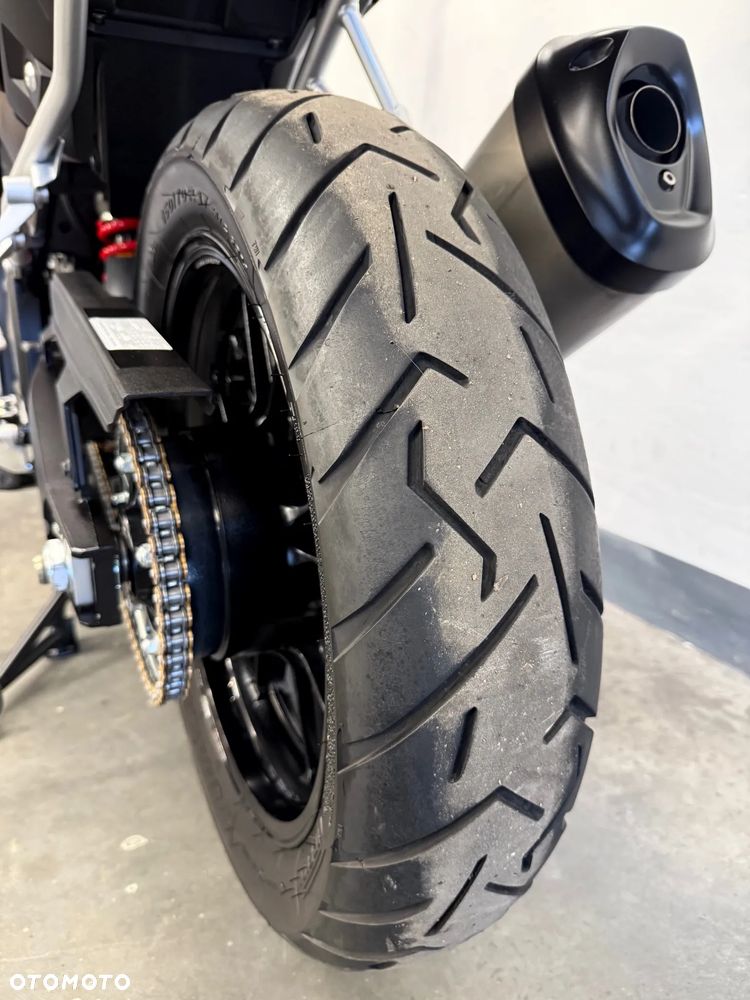 Suzuki V-STROM - 16