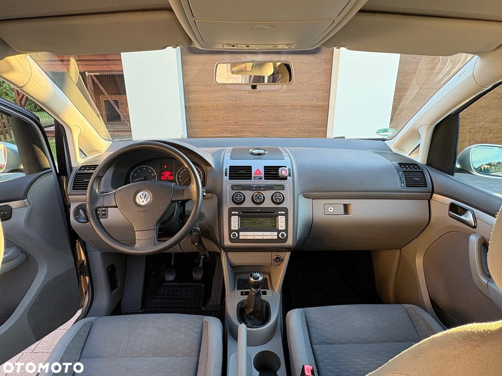 Volkswagen Touran 1.6 - 8