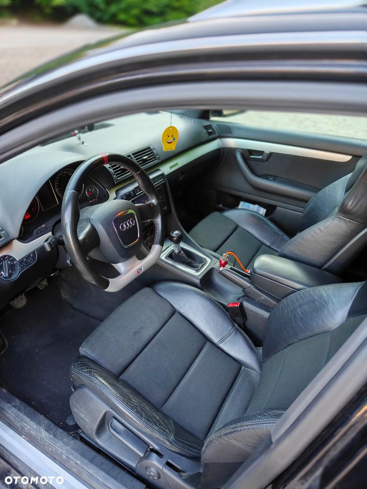 Audi A4 Avant 2.0 T FSI quattro - 30