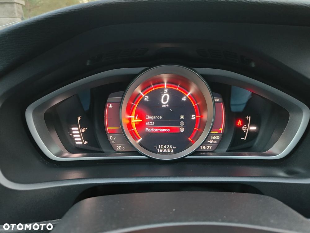 Volvo V40 D3 Momentum - 21